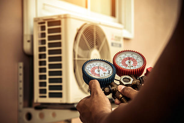 Professional Ac Installation technician working in Burnet, TX